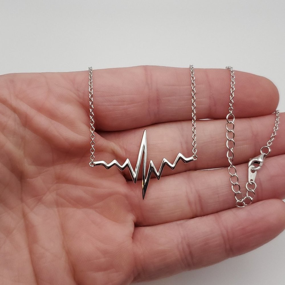 18 Inch 925 Sterling Silver Bright EKG Reading Necklace